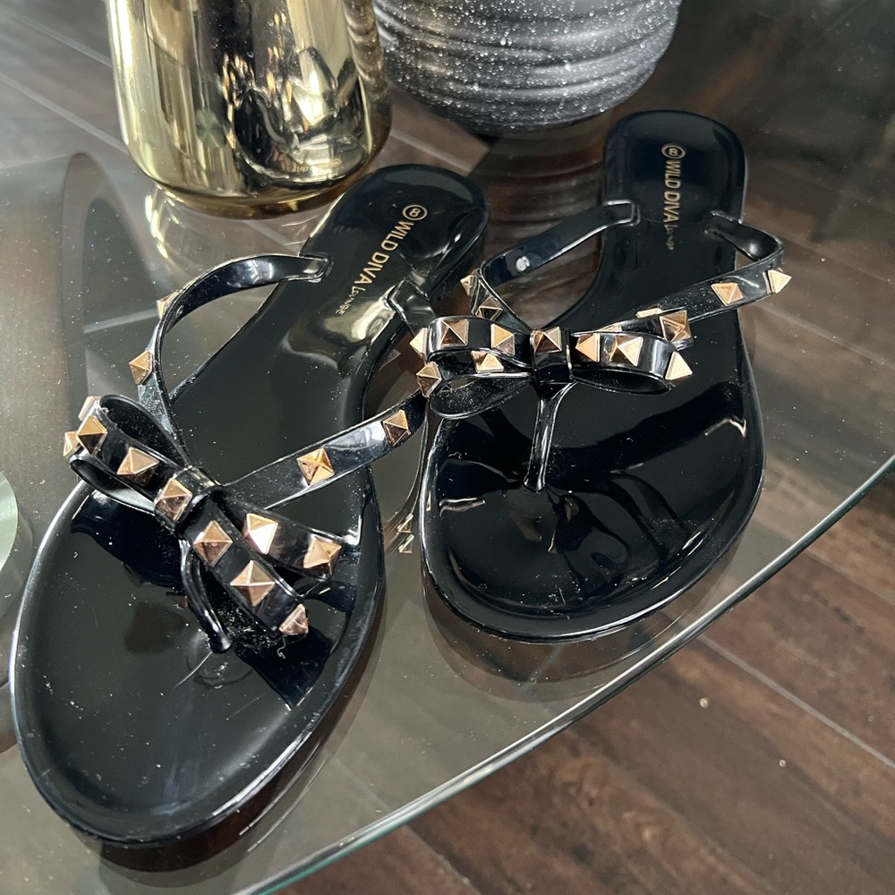 Studded jelly flip flops
